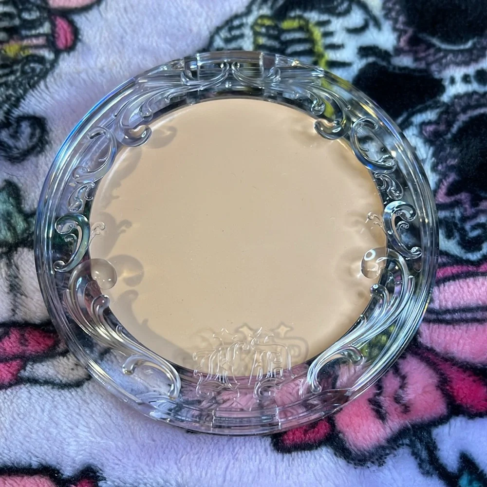 KVD Light 004 Good Apple Skin-Perfecting Hydrating Foundation Balm - Picture 5 of 6